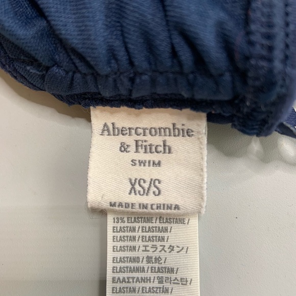 Abercrombie & Fitch laser cut ruffle bikin… - Picture 6 of 9